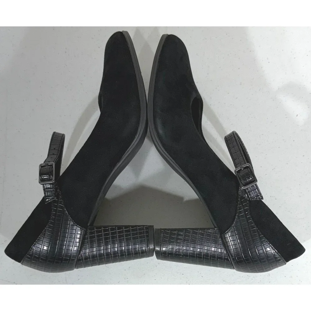 Clarks Mary Jane Pumps 8.5 Black Suede Croc Embossed Block Heel Dark Academia